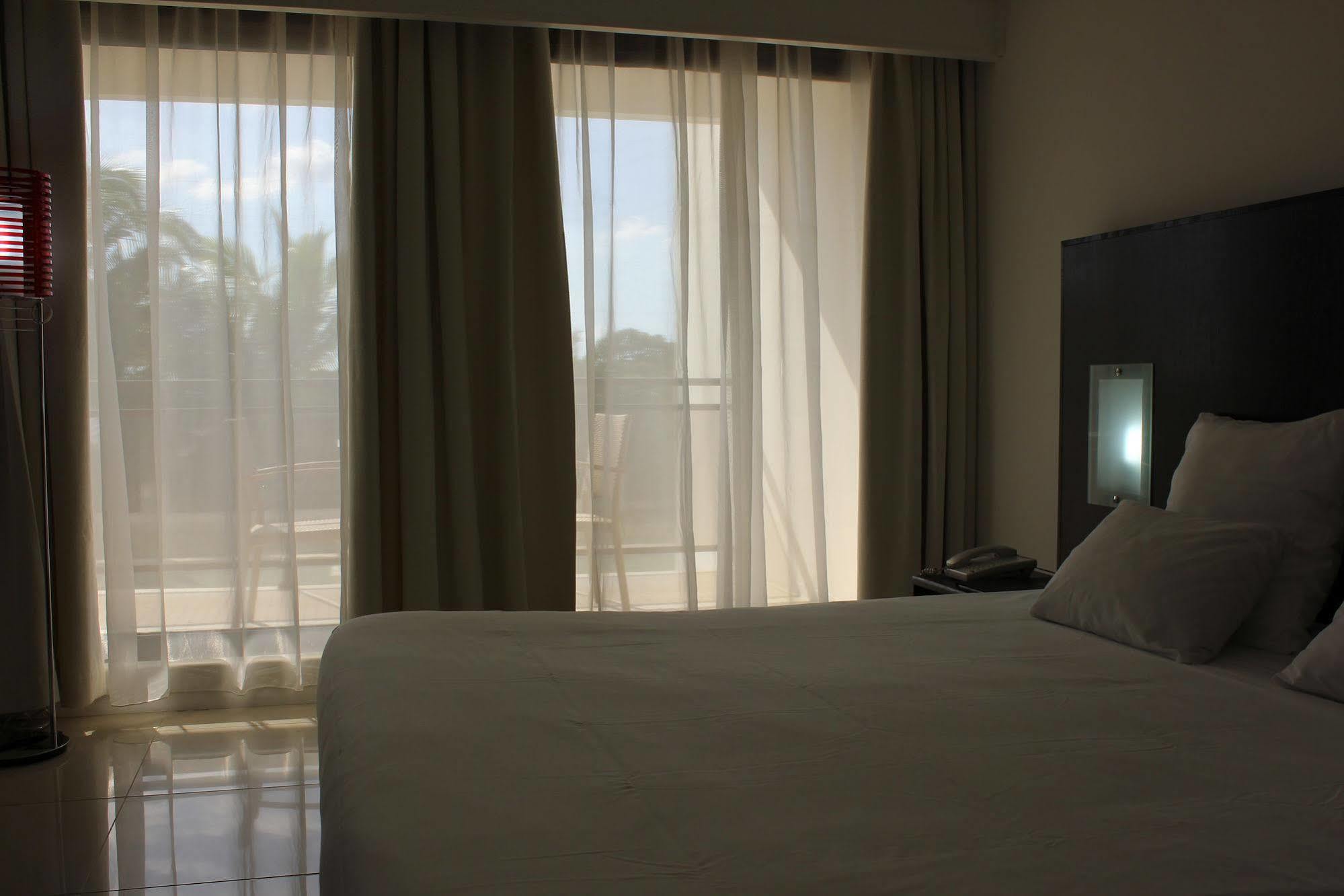 Hotel Le Saint Denis ภายนอก รูปภาพ
