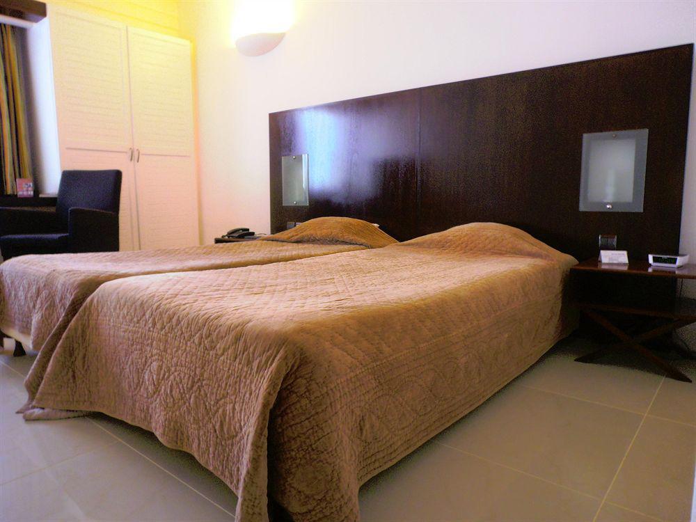 Hotel Le Saint Denis ภายนอก รูปภาพ